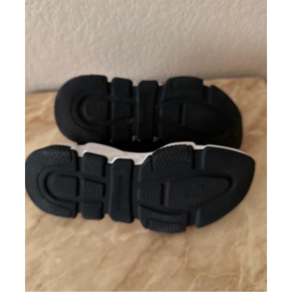 BALENCIAGA ~Speed Clear Sole Sneakers - Picture 7 of 9